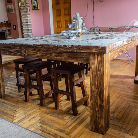 Hostel Villa Roma Lviv Extérieur photo