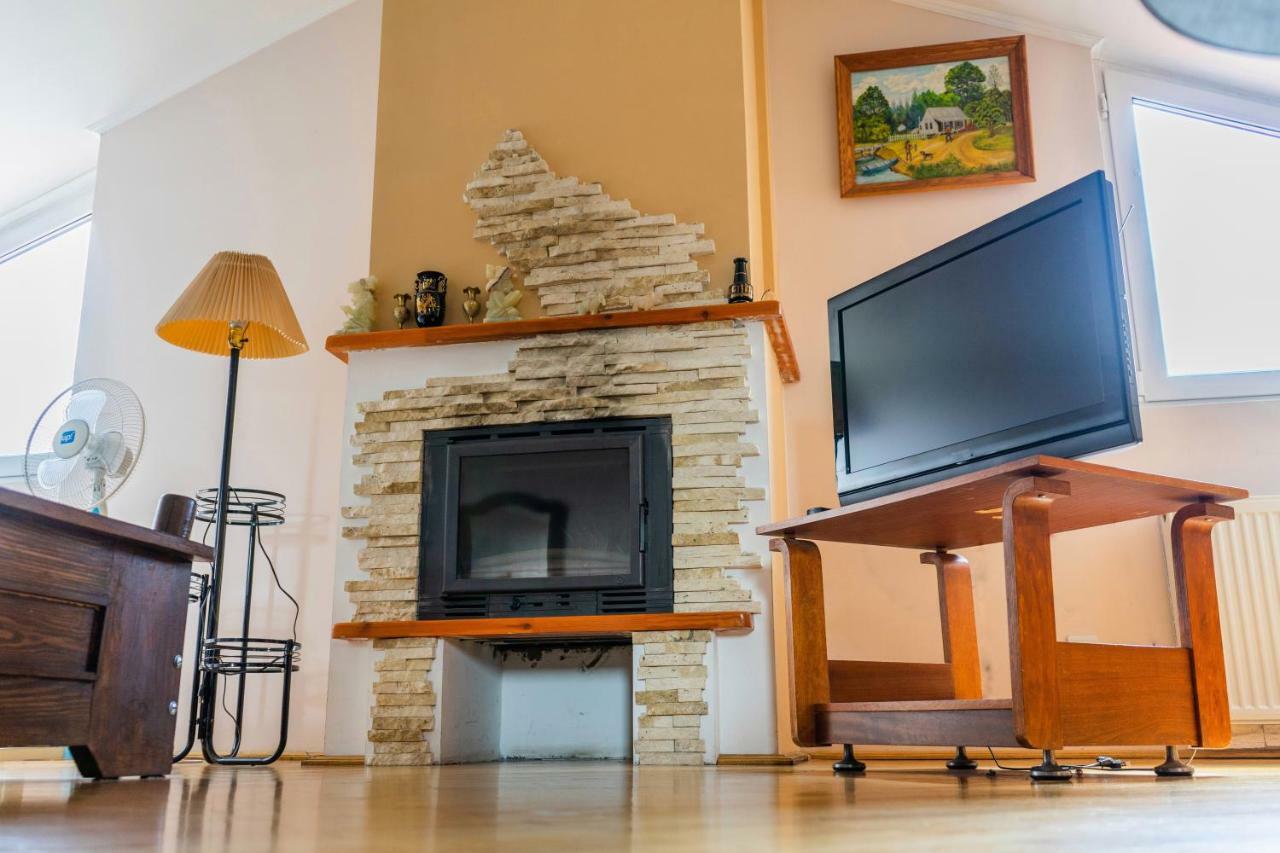 Hostel Villa Roma Lviv Extérieur photo
