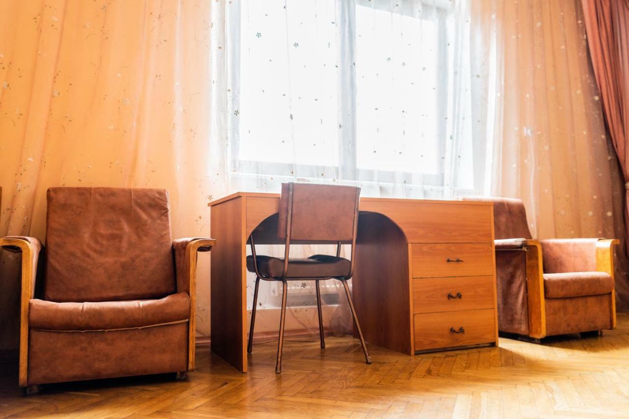Hostel Villa Roma Lviv Extérieur photo