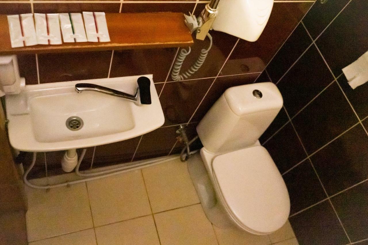 Hostel Villa Roma Lviv Extérieur photo