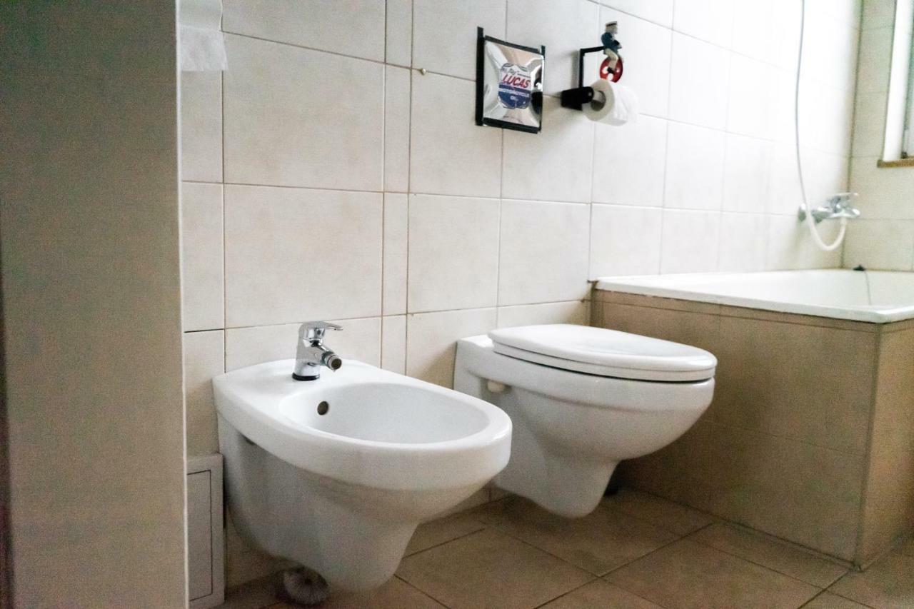 Hostel Villa Roma Lviv Extérieur photo