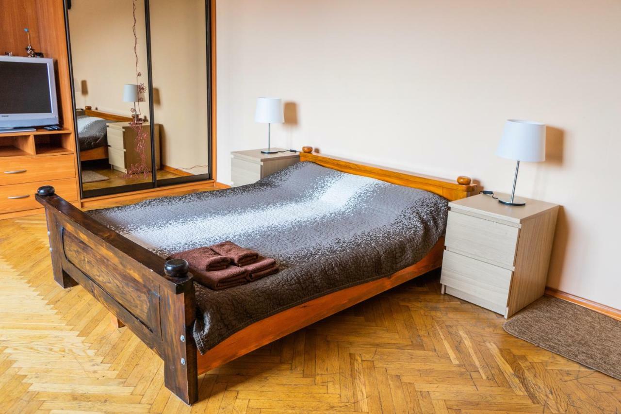 Hostel Villa Roma Lviv Extérieur photo